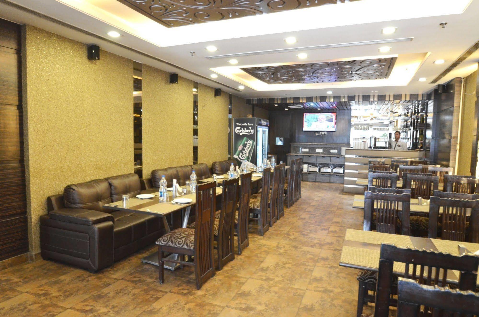 地铁景观酒店 德里 外观 照片