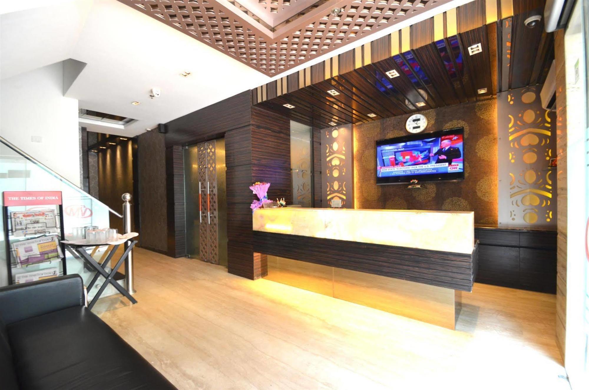 地铁景观酒店 德里 外观 照片
