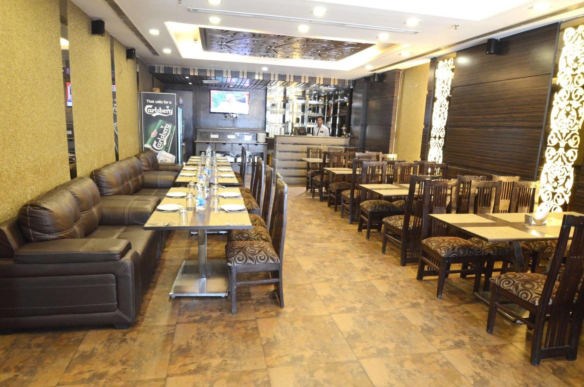 地铁景观酒店 德里 外观 照片