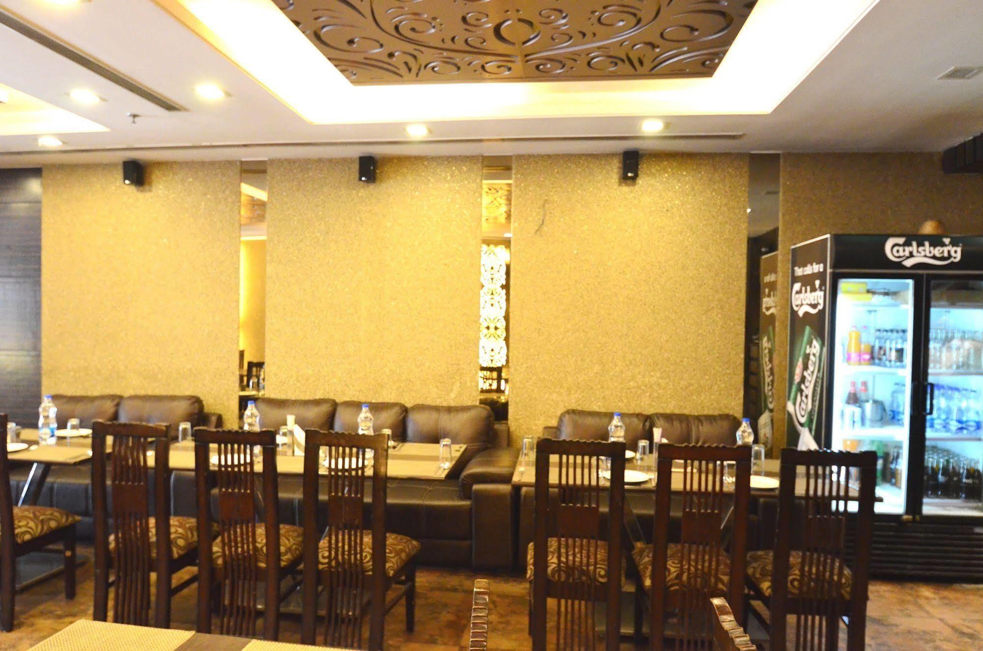 地铁景观酒店 德里 外观 照片